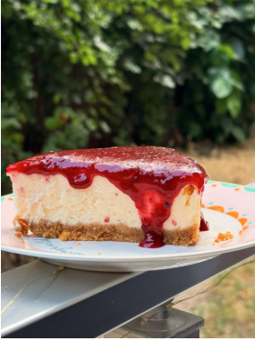 Çilekli Cheesecake — Creme&Cie